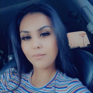 Meet your Posher, Vanessa